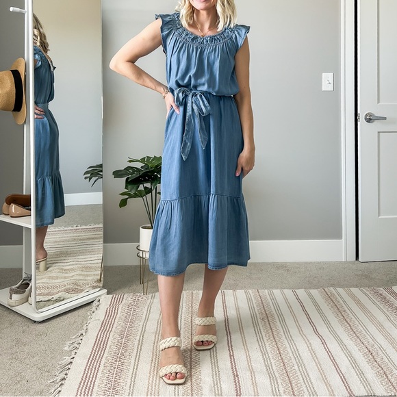 loft outlet Dresses & Skirts - Loft Outlet Chambray midi dress